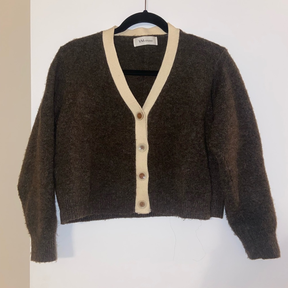 VM Studio Women's Brown Cropped Cardigan Sweater